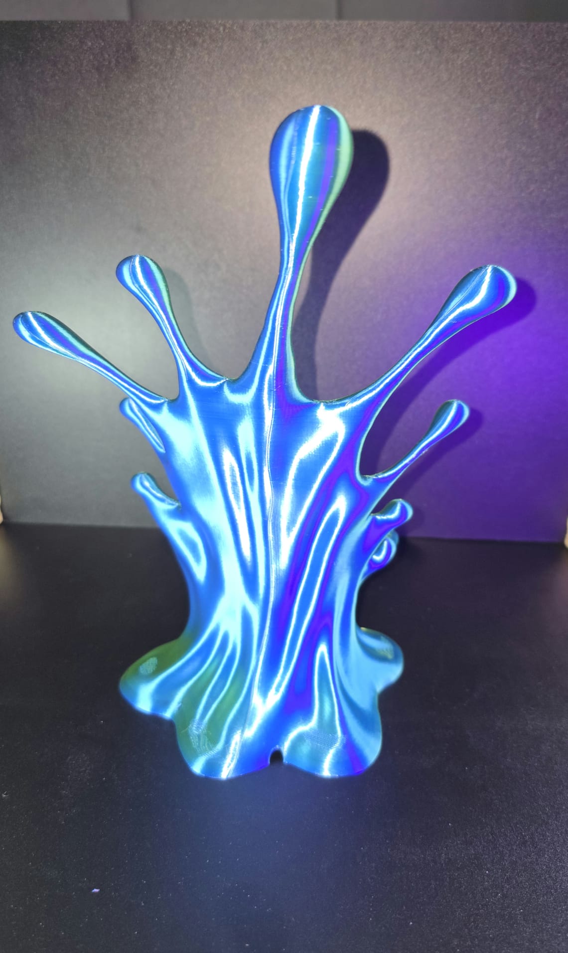 Splash Phone Stand | Desk Accessory