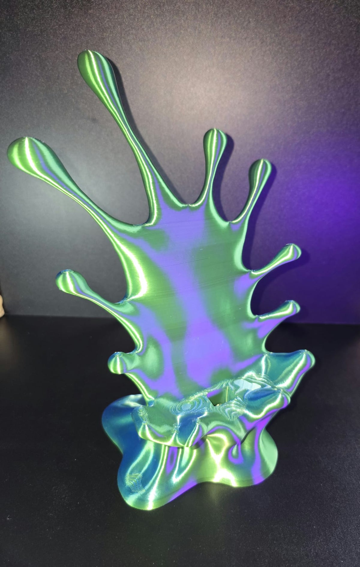 Splash Phone Stand | Desk Accessory