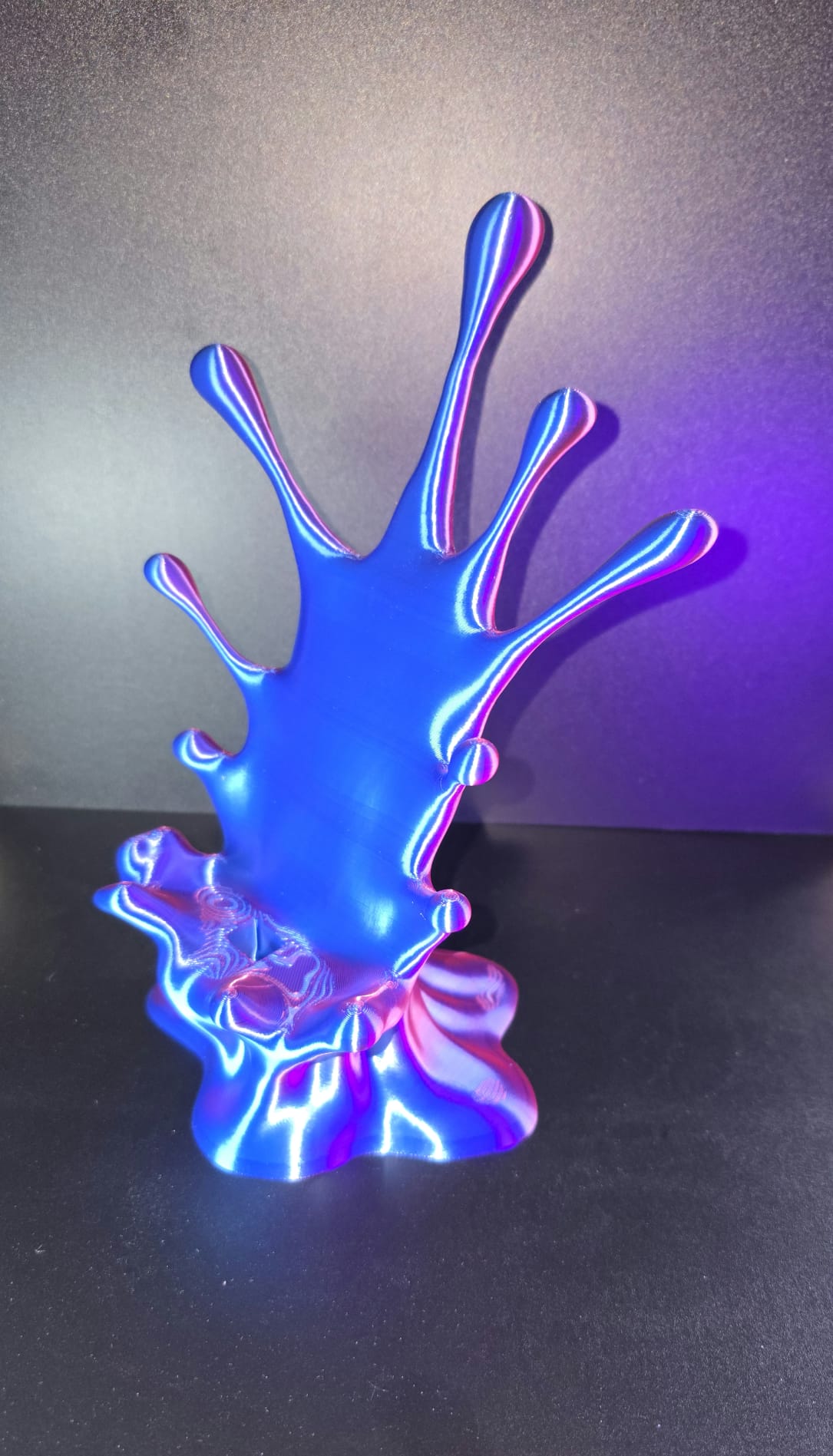 Splash Phone Stand | Desk Accessory